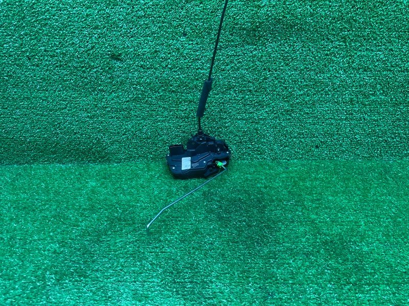 Замок двери передней правой, 2000 рублей, Москва