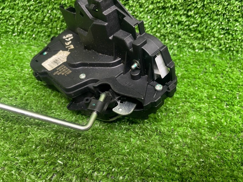 Замок двери задней правой, 2000 рублей, Москва