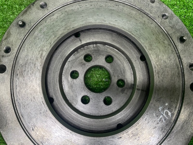 Маховик, 2000 рублей, Москва