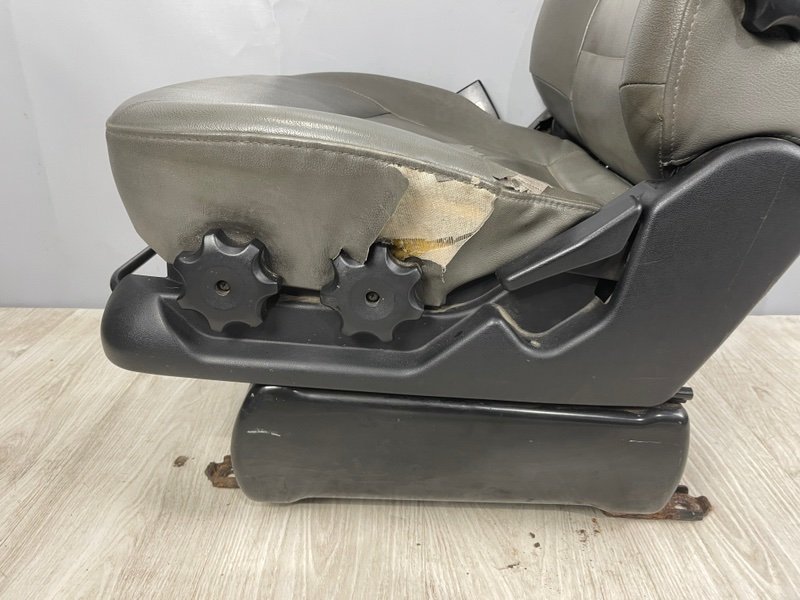 Сиденье переднее левое, 10000 рублей, Москва