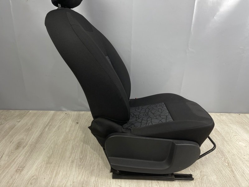 Сиденье переднее правое, 6000 рублей, Москва