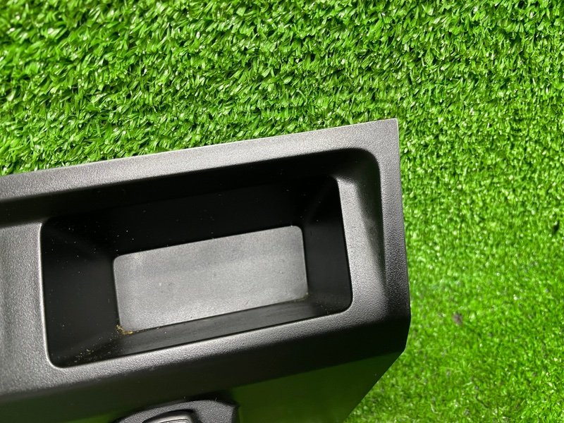 Ящик передней консоли, 500 рублей, Москва