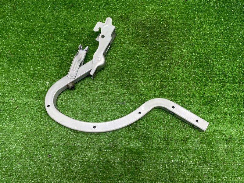 Петля крышки багажника, 3000 рублей, Москва