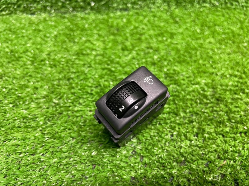 Кнопка корректора фар, 500 рублей, Москва