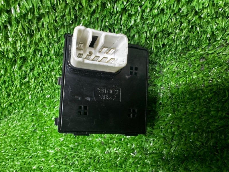 Кнопка стеклоподъемника, 500 рублей, Москва