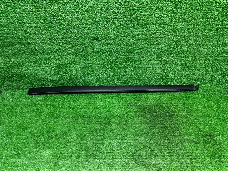 Молдинг лобового стекла, 2000 рублей, Москва