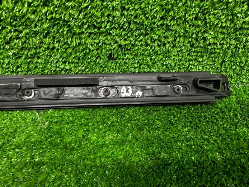 Молдинг лобового стекла, 2000 рублей, Москва