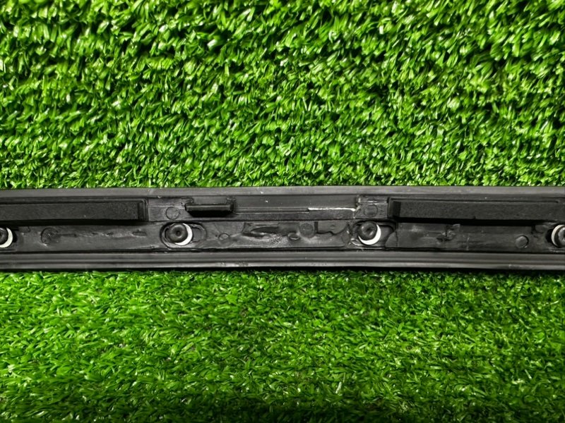 Молдинг лобового стекла, 2000 рублей, Москва