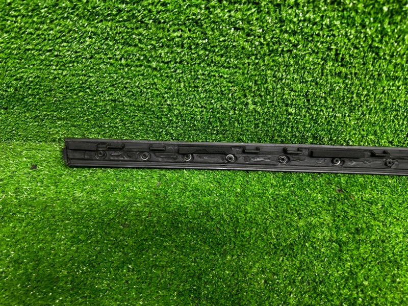 Молдинг лобового стекла, 2000 рублей, Москва