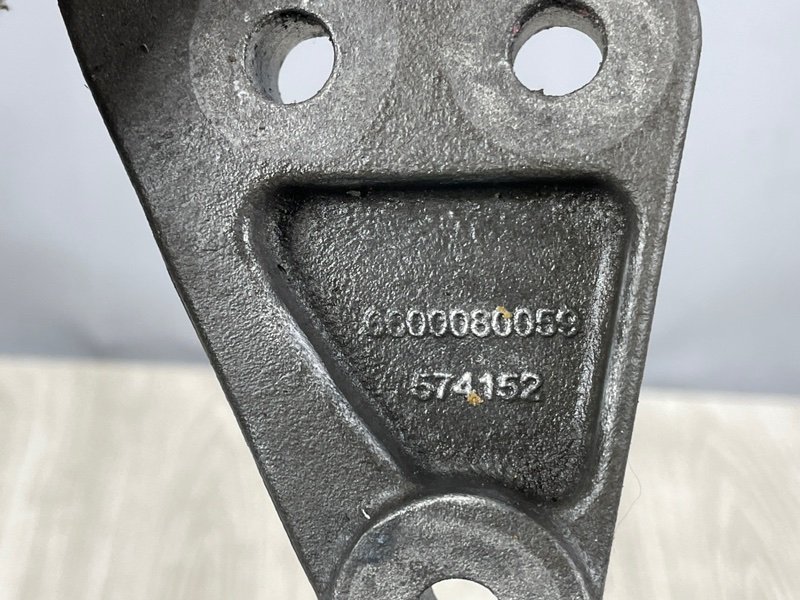 Кронштейн двигателя, 2500 рублей, Москва