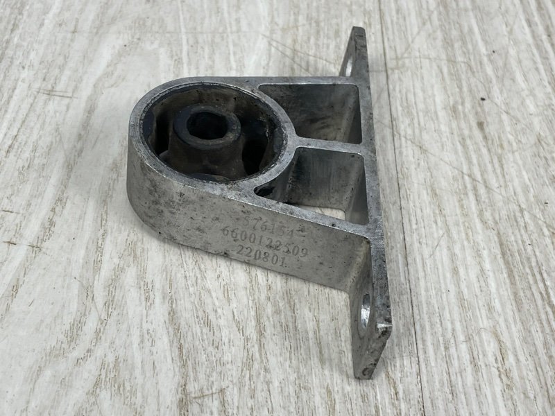 Кронштейн глушителя, 1000 рублей, Москва