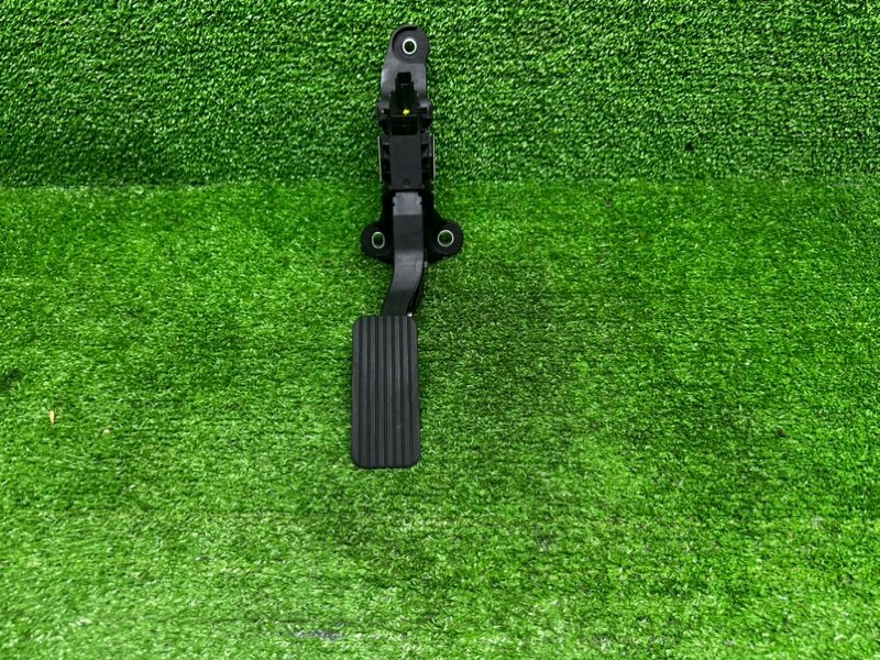 Педаль газа, 1000 рублей, Москва