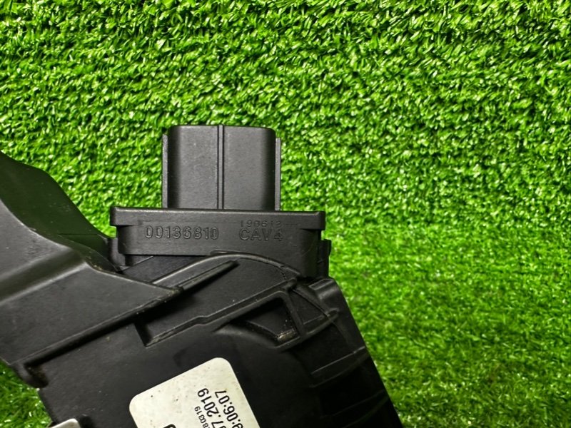 Педаль газа, 1000 рублей, Москва