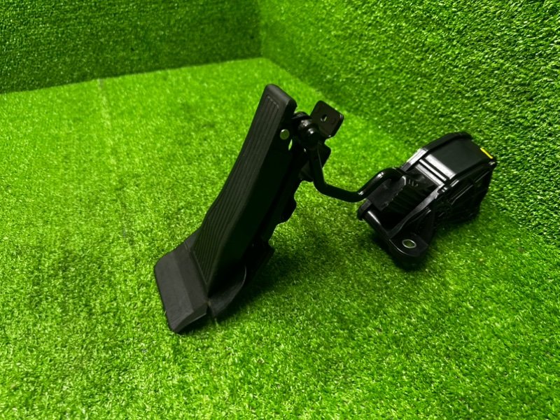 Педаль газа, 1000 рублей, Москва