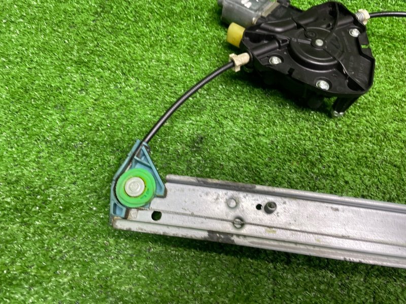 Стеклоподъемник задний, 2000 рублей, Москва