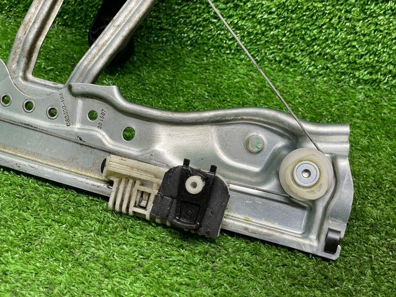 Стеклоподъемник задний, 1000 рублей, Москва