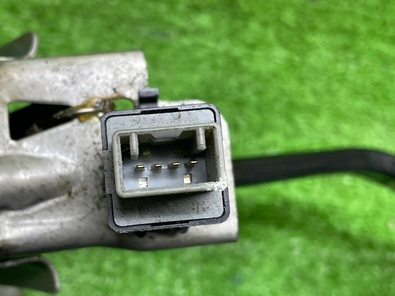 Педаль тормоза, 1000 рублей, Москва