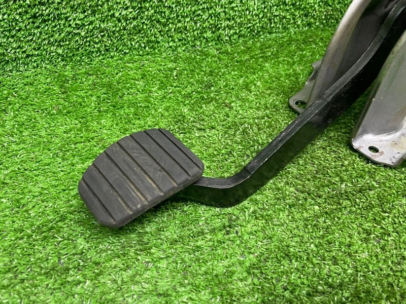 Педаль тормоза, 1000 рублей, Москва