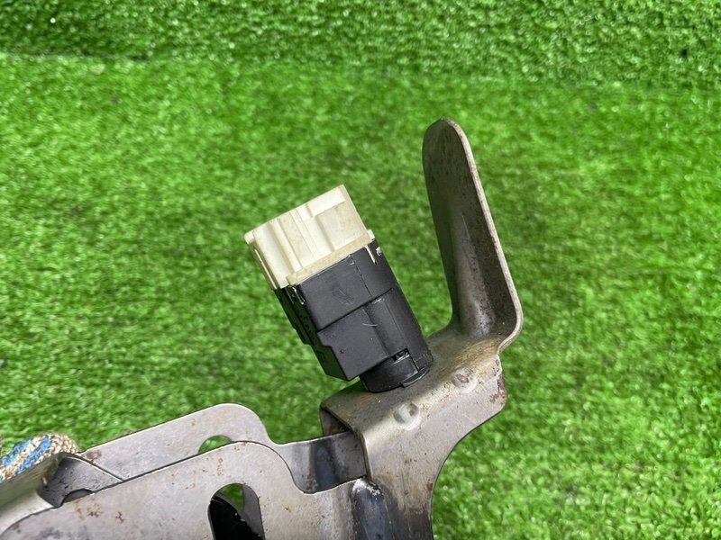 Педаль тормоза, 1000 рублей, Москва