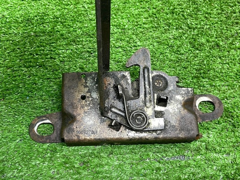 Замок капота, Москва