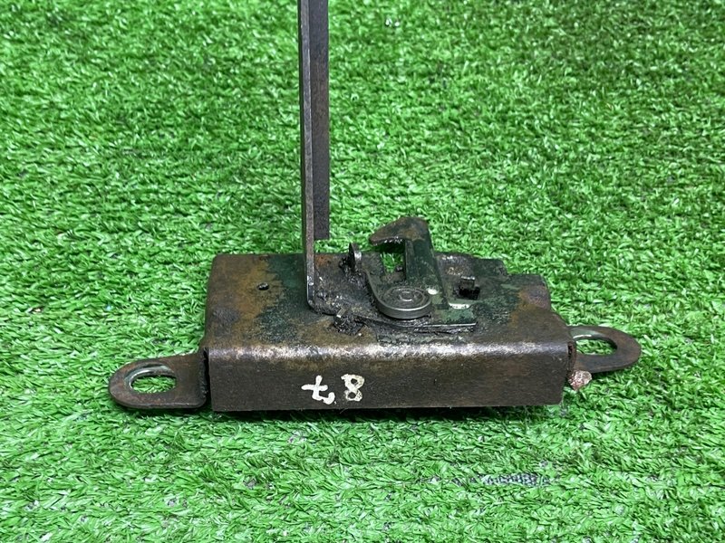 Замок капота, Москва