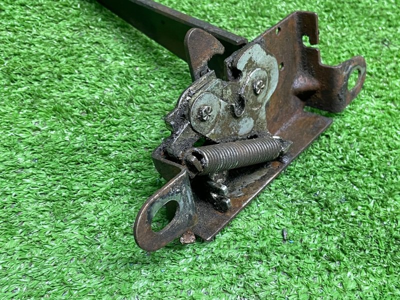 Замок капота, Москва