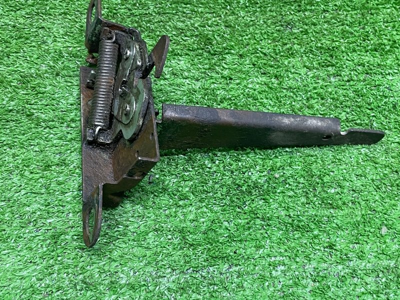 Замок капота, Москва