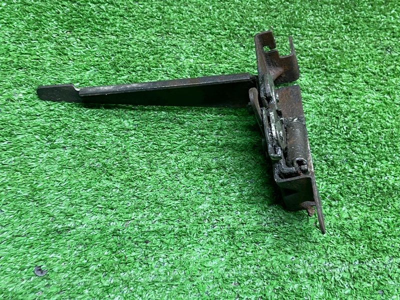 Замок капота, Москва