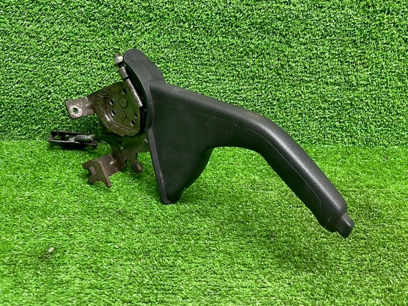 Рычаг стояночного тормоза, 500 рублей, Москва