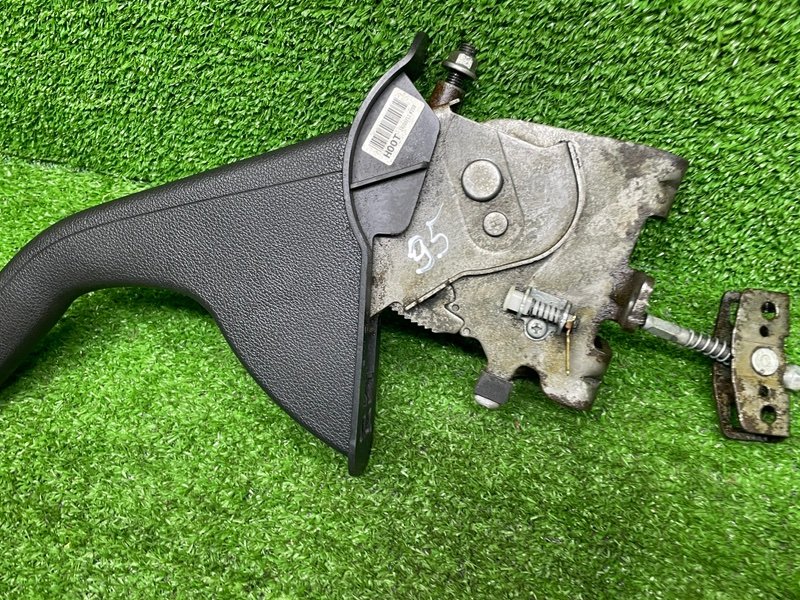 Рычаг стояночного тормоза, 500 рублей, Москва