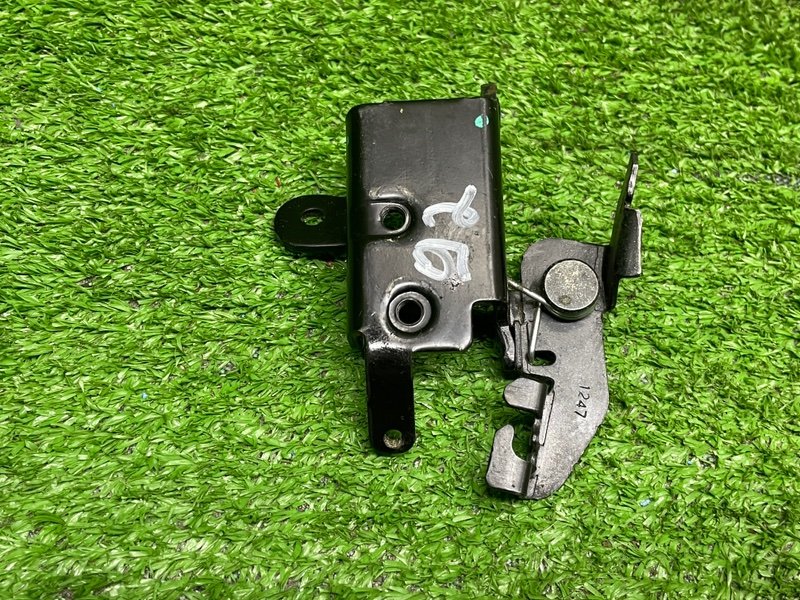 Ответная часть замка багажника, Москва