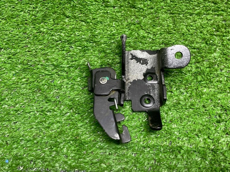 Ответная часть замка багажника, Москва