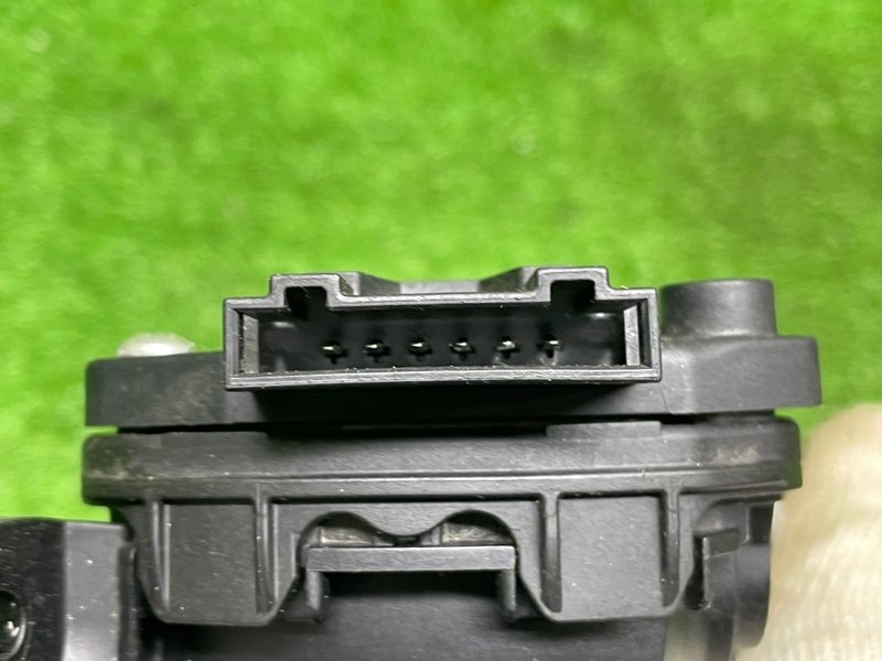 Педаль газа, 2000 рублей, Москва