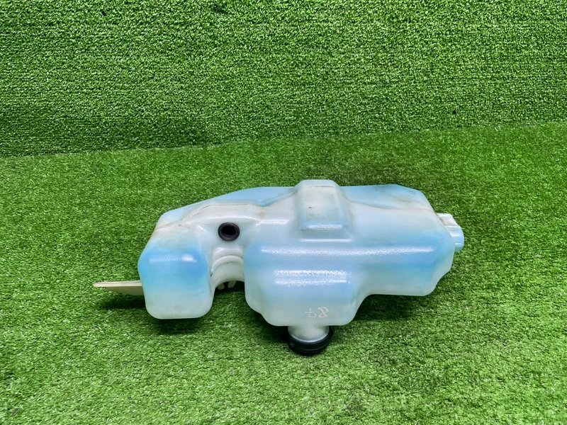 Бачок омывателя лобового стекла, 1000 рублей, Москва