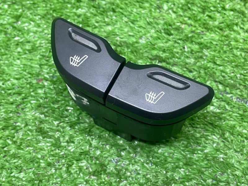 Кнопка обогрева сидений, 650 рублей, Москва