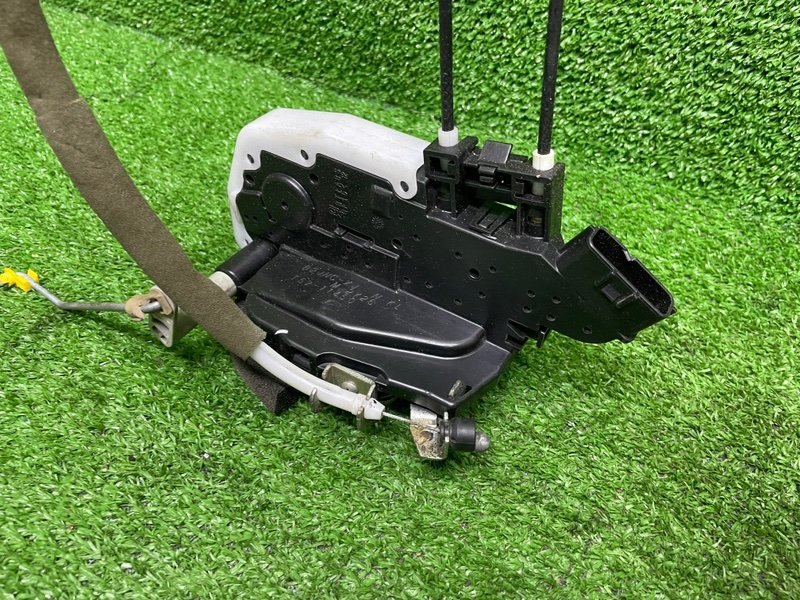 Замок двери передней правой, 1000 рублей, Москва