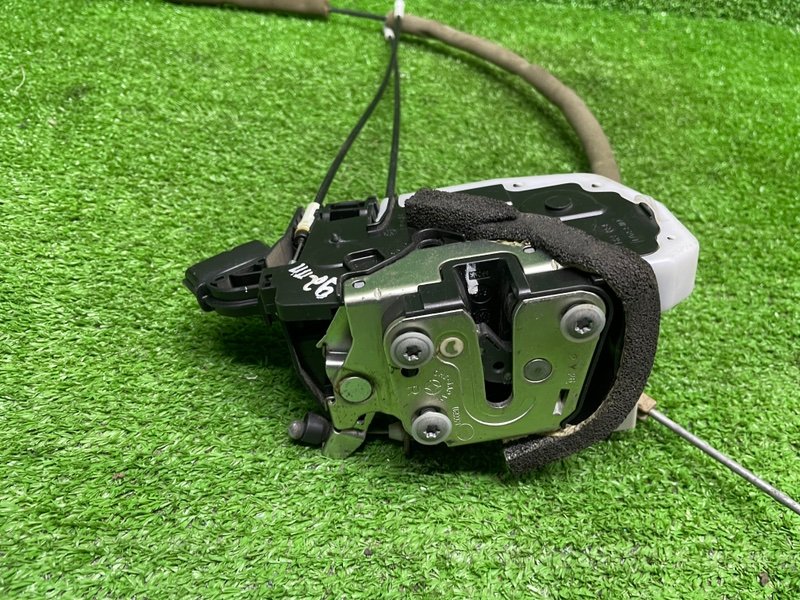 Замок двери передней правой, 1000 рублей, Москва