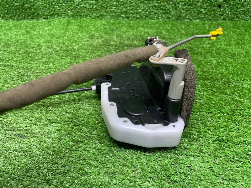 Замок двери передней правой, 1000 рублей, Москва