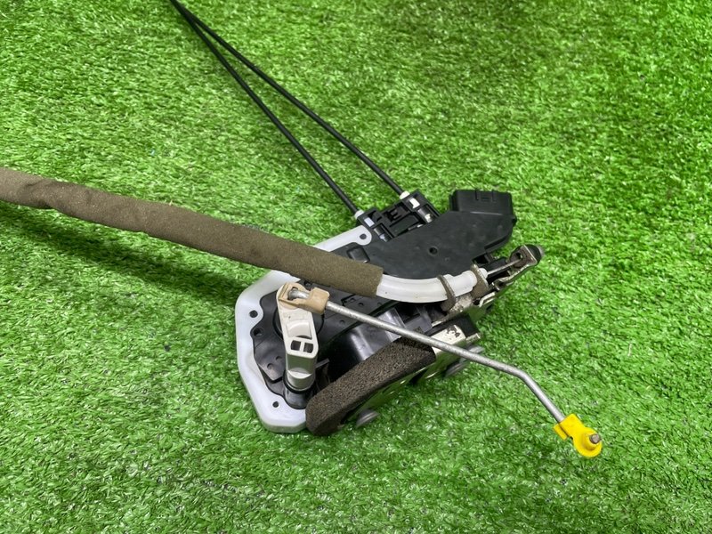 Замок двери передней правой, 1000 рублей, Москва