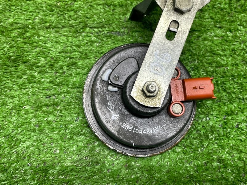 Звуковой сигнал, 800 рублей, Москва