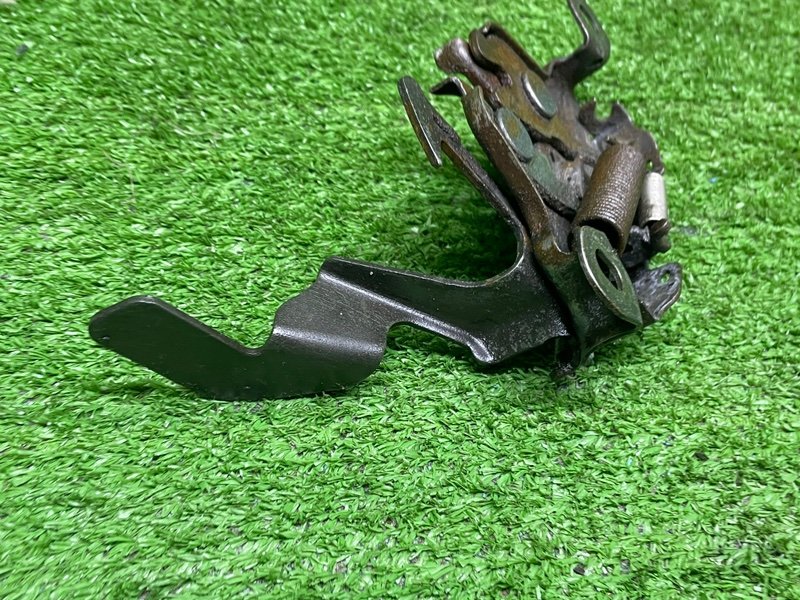 Замок капота, Москва