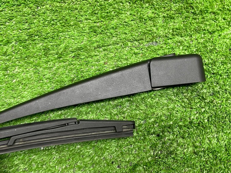 Поводок стеклоочистителя задний, 1500 рублей, Москва