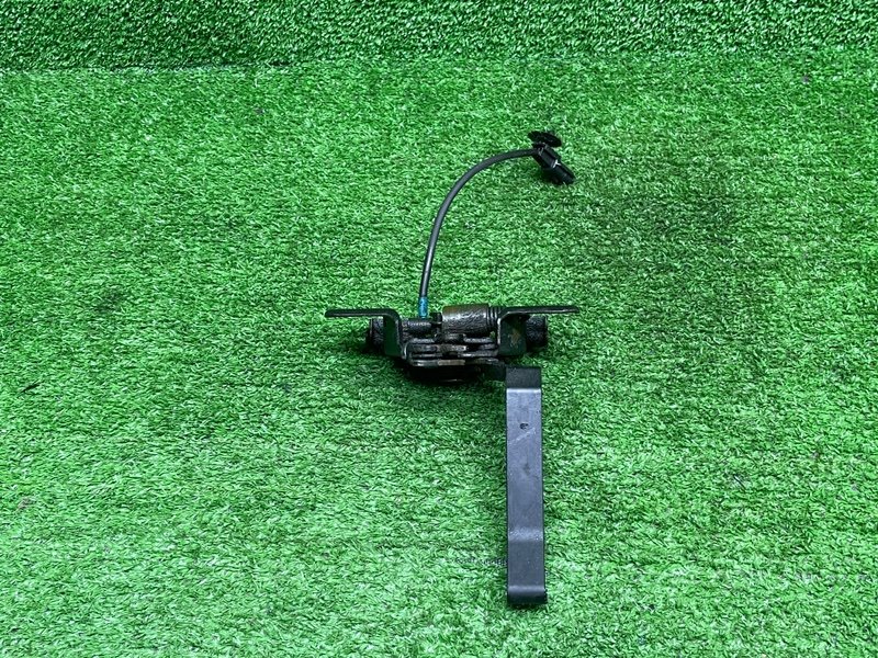 Замок капота, 2000 рублей, Москва