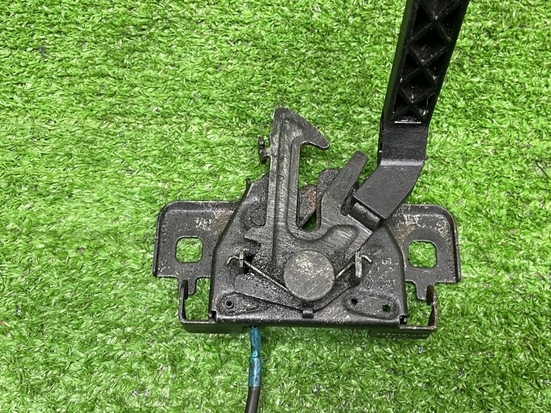 Замок капота, 2000 рублей, Москва