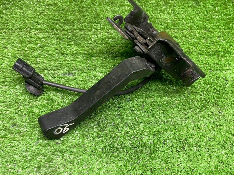 Замок капота, 2000 рублей, Москва