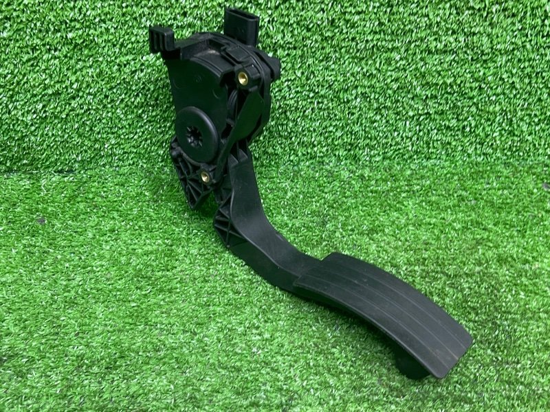 Педаль газа, 1500 рублей, Москва