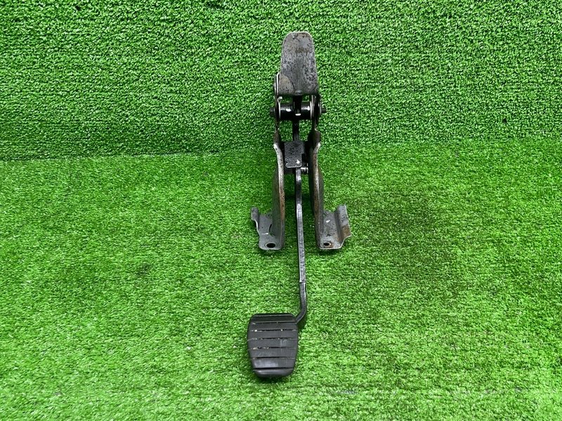 Педаль тормоза, 1000 рублей, Москва