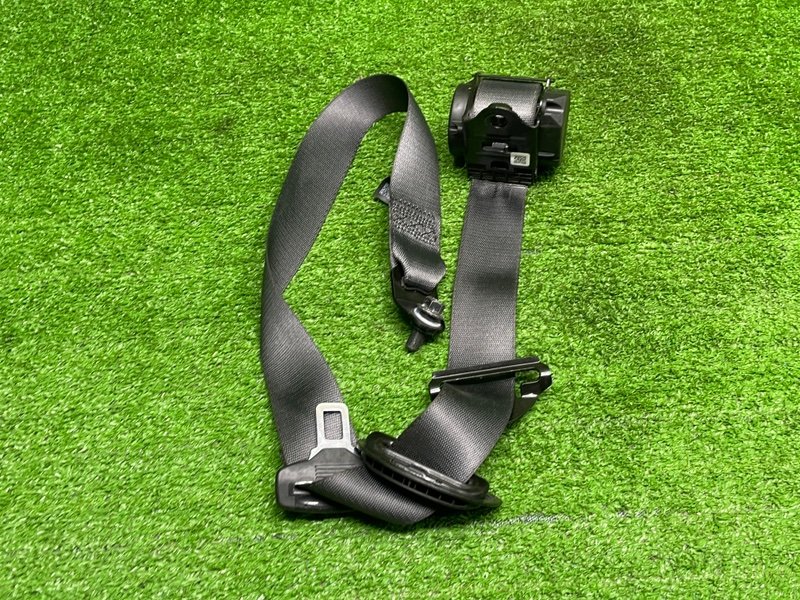 Ремень безопасности, 2000 рублей, Москва