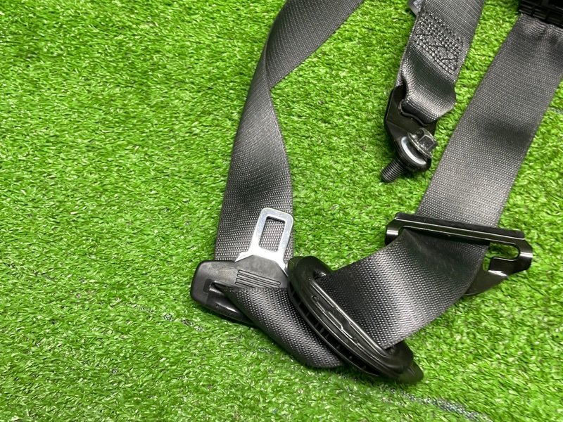 Ремень безопасности, 2000 рублей, Москва