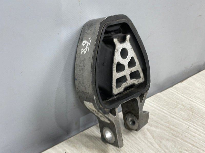 Опора двигателя, 2000 рублей, Москва